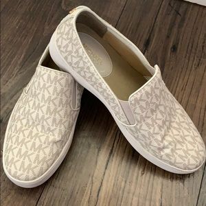 ‼️FLASH SALE Michael Kors slip ons 😍